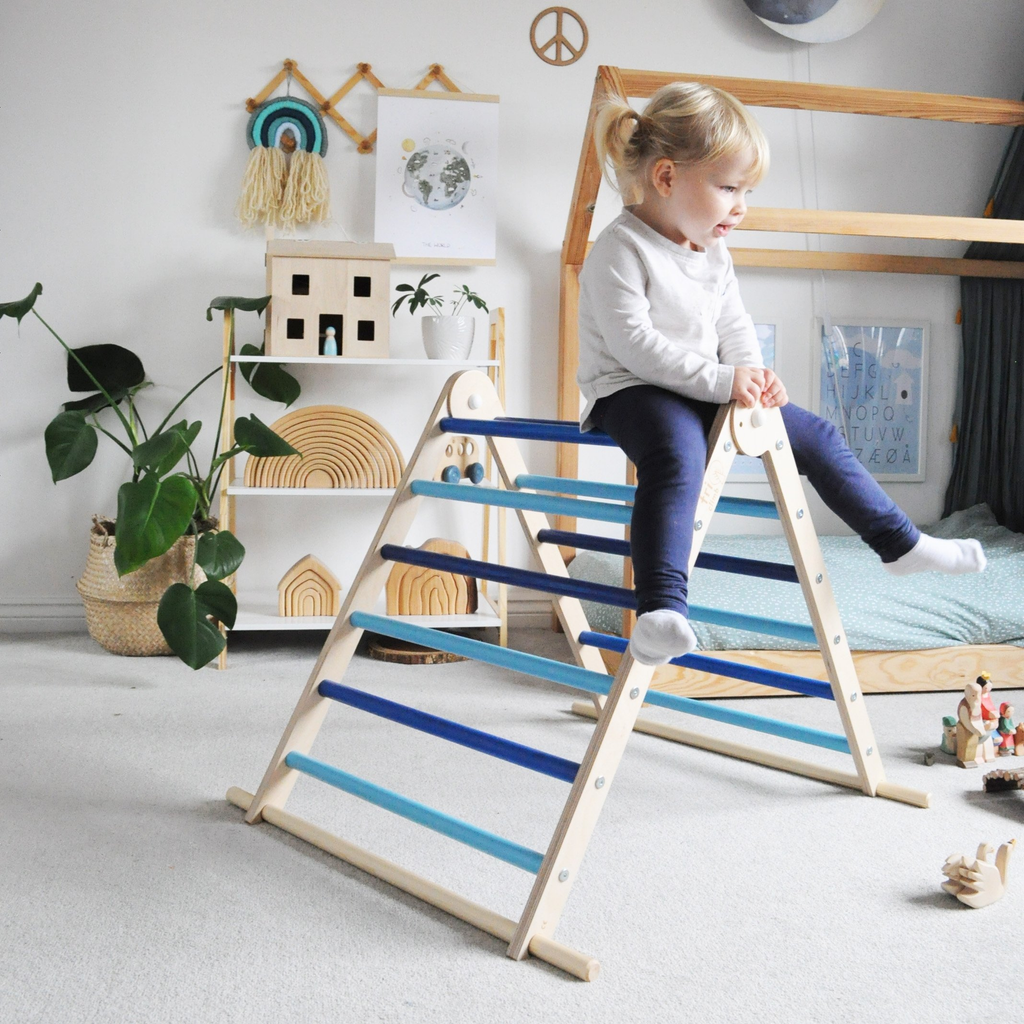 Montessori Play & Education