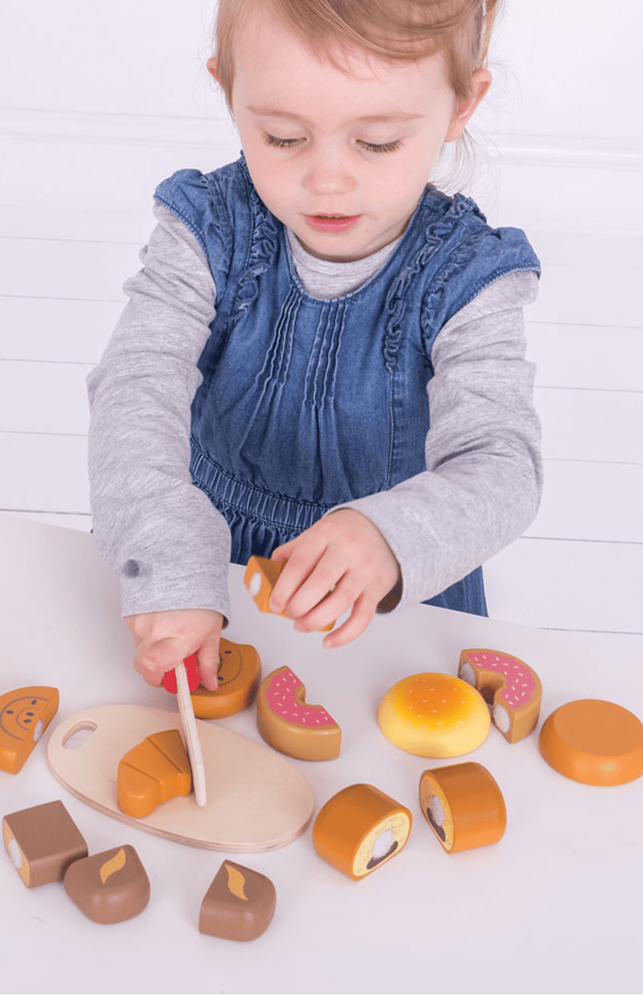 BigJigs Wooden Play Food - Cutting Bread & Pastries Crate