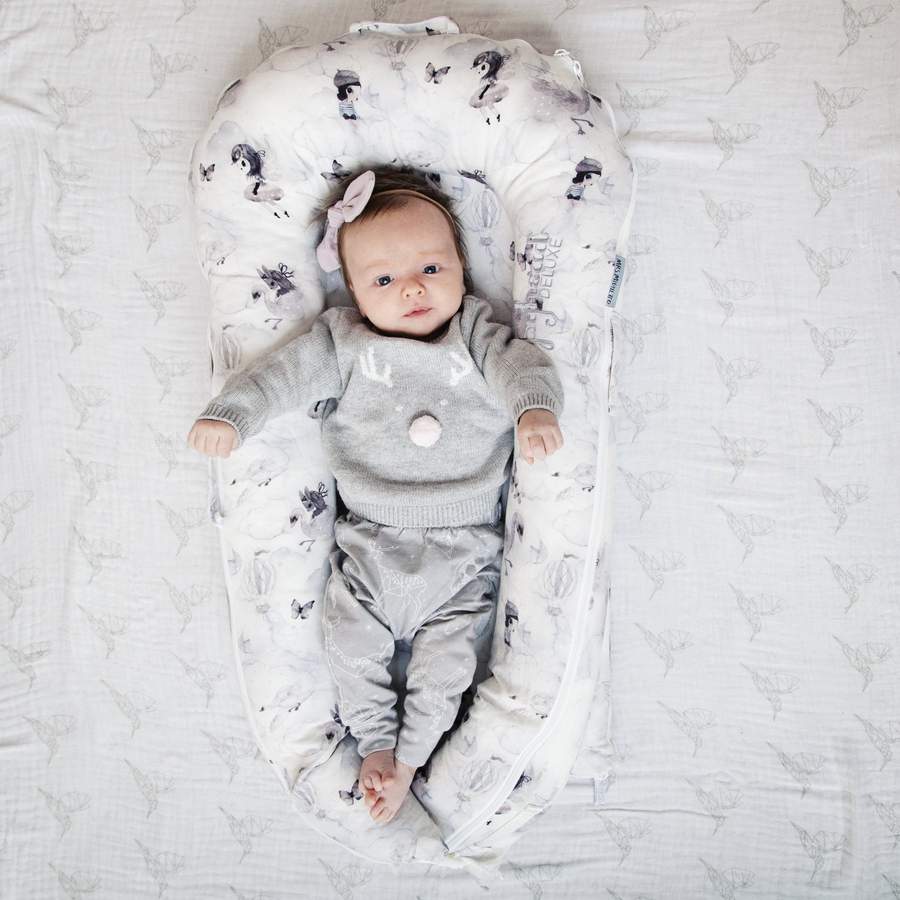 Sleepyhead® Deluxe+ Pod 0-8M - Mrs Mighetto Lovely Day