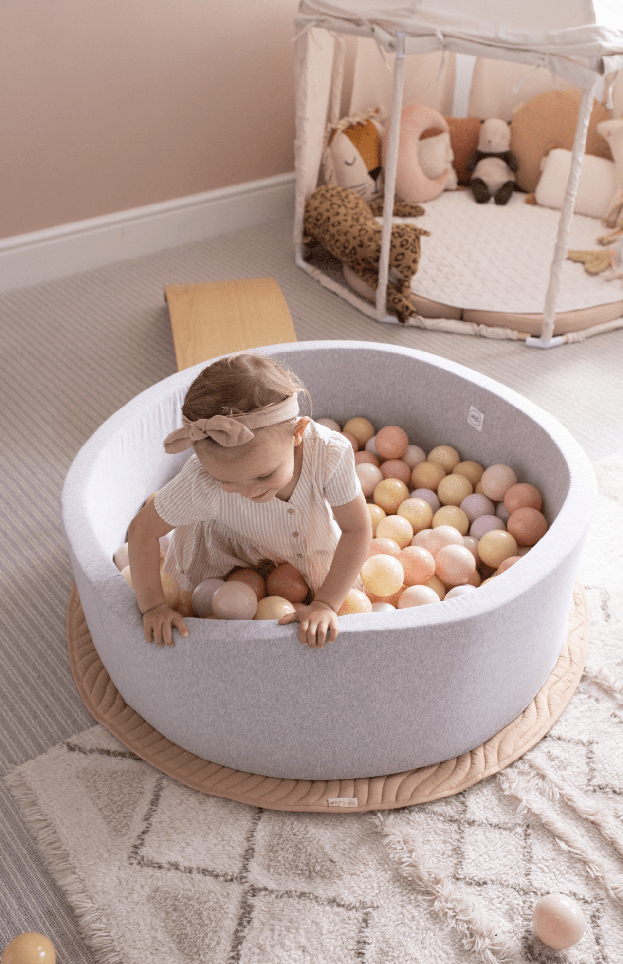 Mini Be Ball Pit - Rainbow Pinks In Grey Pit