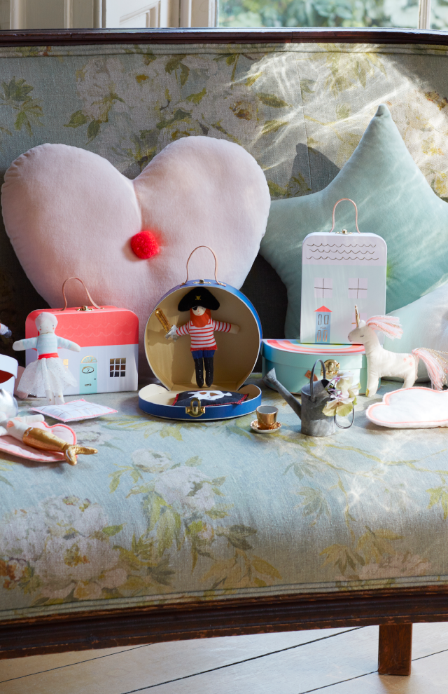 Meri Meri Velvet Heart Cushion - Peach