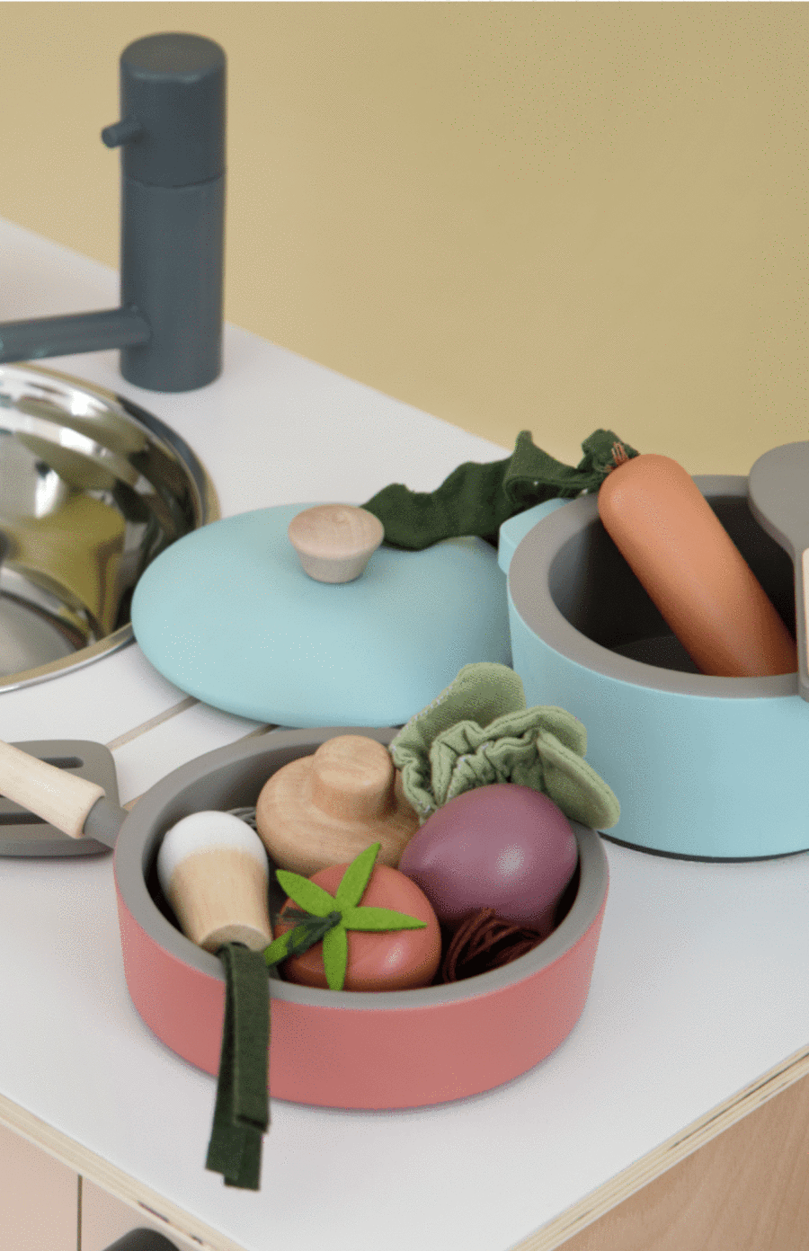 Sebra Wooden Vegetables